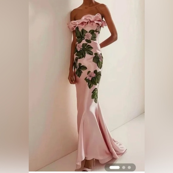 Elegant Pink Floral Dress - Picture 1 of 3